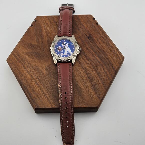 Sammy Sosa Home Run Hero Men's Watch Chicago Cubs Silver Tone Brown Leather Band - Picture 4 of 8